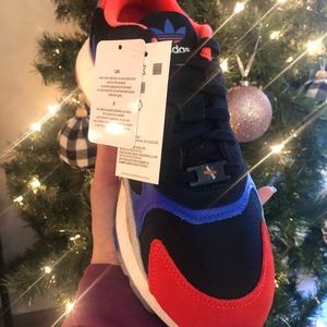 Men’s Adidas Tennis shoes